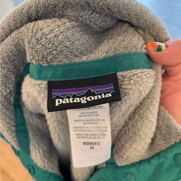 Grey and Green Patagonia Re-tool Synchilla Pullover Size Women's Extra Small - Picture 5 of 5